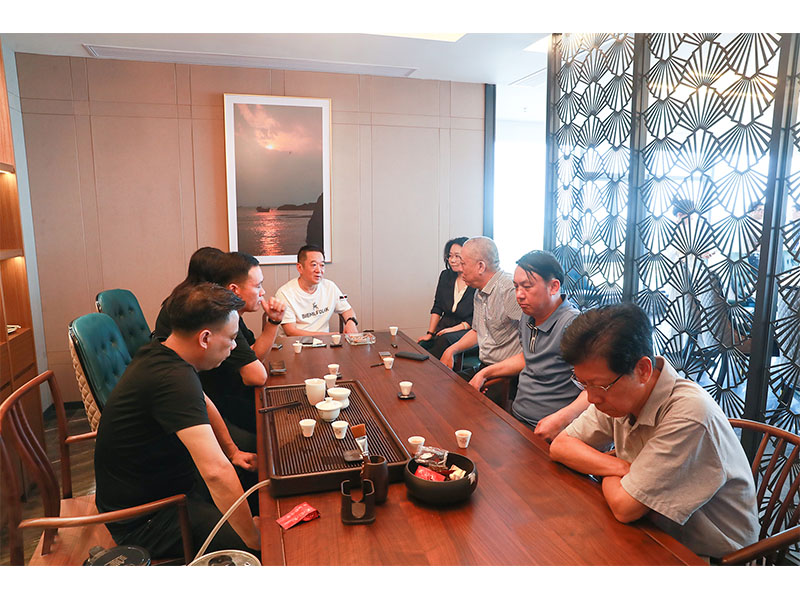 强强联合!河南ag九游会j9集团党委书记崔培军与玉昆钢铁等进行洽谈