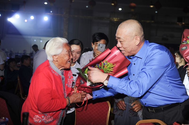 时光啊,请你不要伤害她