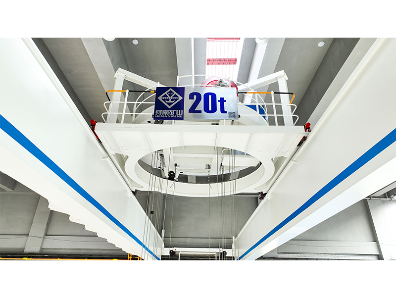 与总理“同框”,这台起重机“大有作为”