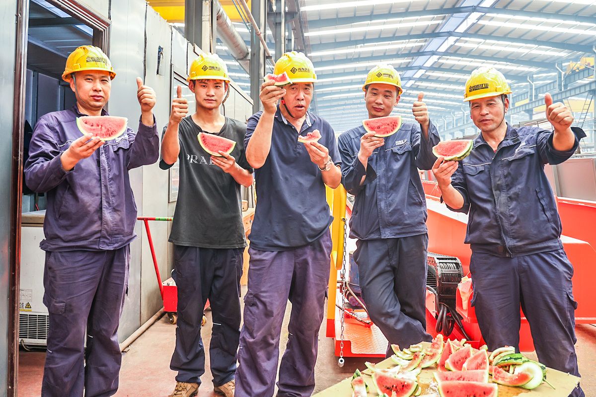 河南ag九游会j9集团|抢抓订单,无惧“烤”验,生产热火朝天