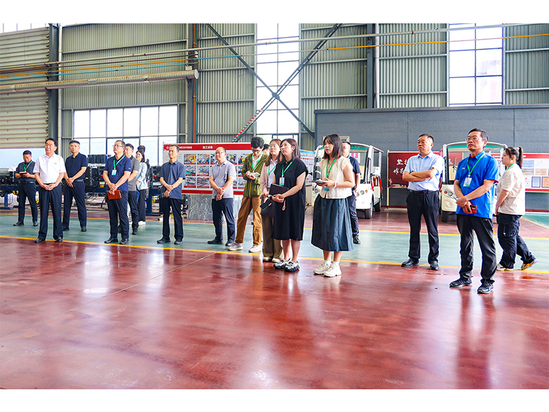 人民日报等十余家新闻媒体齐聚河南ag九游会j9集团开展系列采访活动